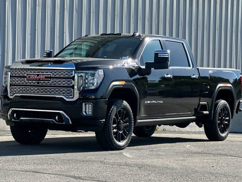 Used 2021 GMC Sierra 2500 Denali w/ Denali Black Diamond Edition AWD/4WD image 8