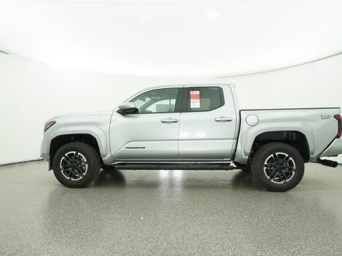 New 2025 Toyota Tacoma TRD Sport image 19