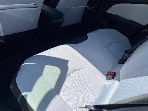 Certified 2022 Toyota Prius LE FWD image 15