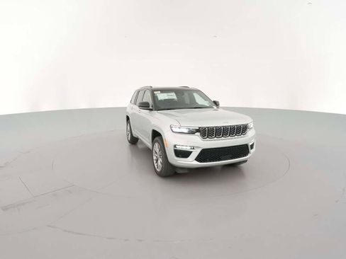 New 2025 Jeep Grand Cherokee Summit image 17