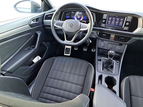 Used 2023 Volkswagen Jetta Sport image 10