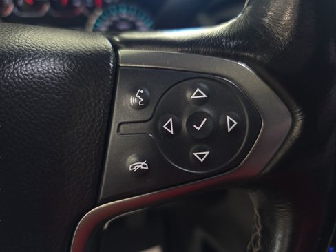 Used 2019 Chevrolet Suburban Premier AWD/4WD image 16