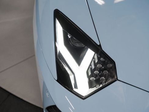 Used 2018 Lamborghini Aventador S image 13