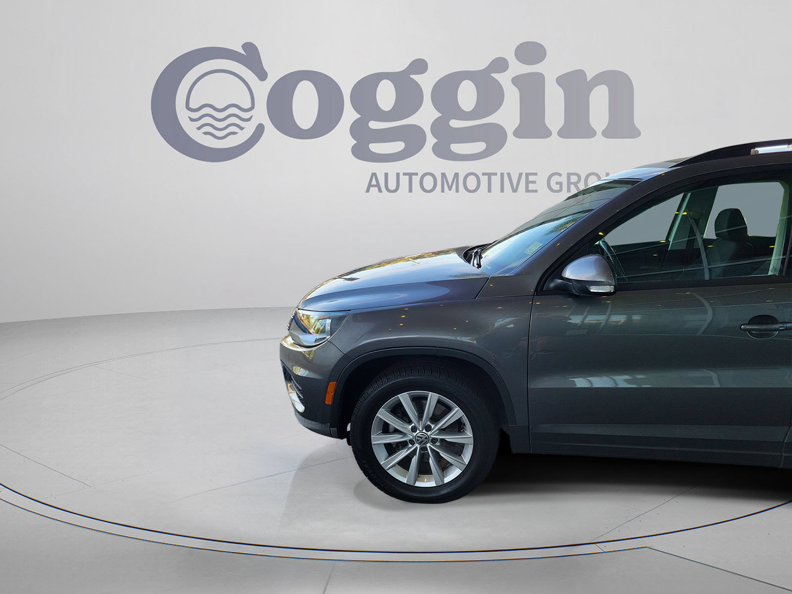 Used 2018 Volkswagen Tiguan Limited AWD/4WD image 2