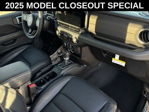 New 2025 Jeep Gladiator High Tide image 24