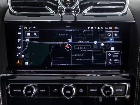 Used 2022 Bentley Bentayga image 34