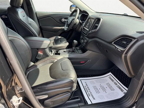 Used 2022 Jeep Cherokee Trailhawk w/ Comfort/Convenience Group image 15