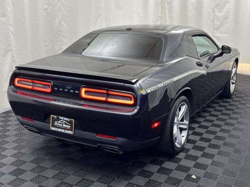 Used 2017 Dodge Challenger R/T RWD image 10