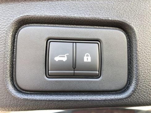 New 2026 Nissan Pathfinder Platinum image 18