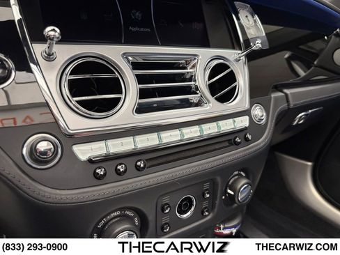 Used 2019 Rolls-Royce Dawn RWD image 49