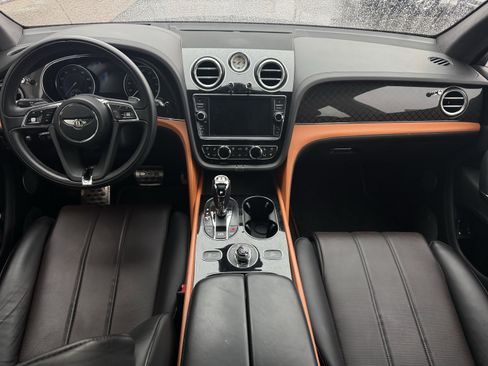 Used 2020 Bentley Bentayga image 4