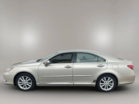 Used 2010 Lexus ES 350 w/ Preferred Accessory Package FWD image 4