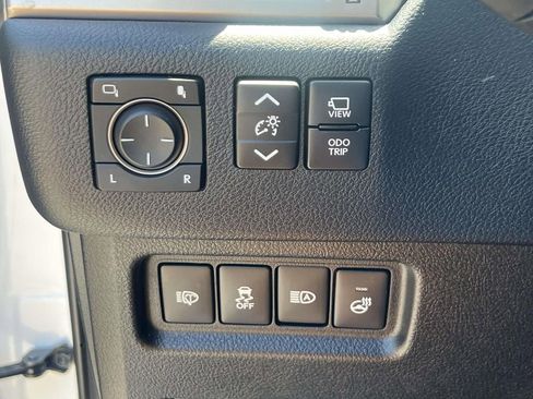 Used 2023 Lexus GX 460 Luxury w/ Sport Design Package AWD/4WD image 21