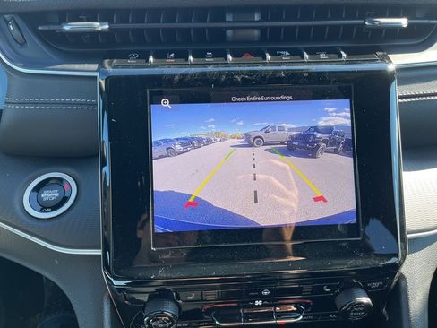 New 2025 Jeep Grand Cherokee Altitude image 25