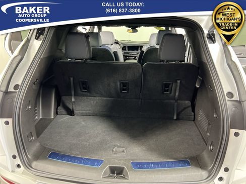 Used 2023 Buick Enclave Essence image 25
