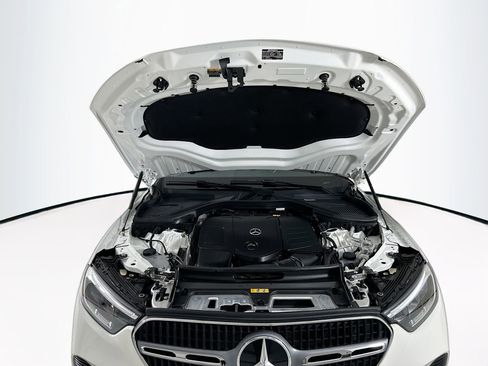 Certified 2025 Mercedes-Benz GLC 300 image 32