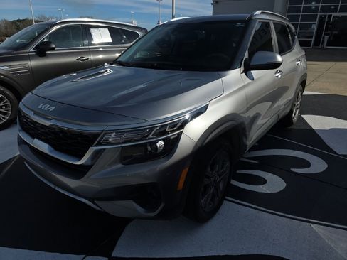 Used 2023 Kia Seltos S image 1