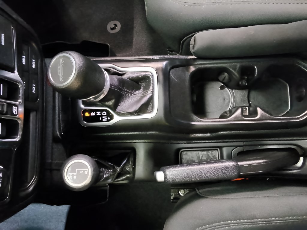 Used 2022 Jeep Gladiator Sport AWD/4WD image 24