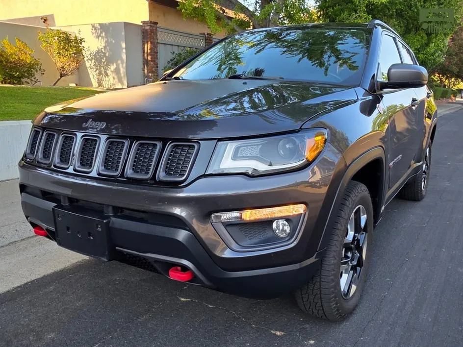 Used 2018 Jeep Compass Trailhawk w/ Leather Interior Group AWD/4WD image 27