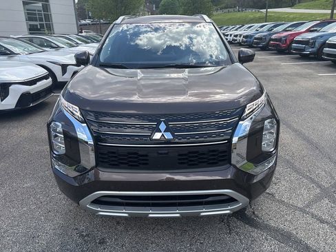 Used 2022 Mitsubishi Outlander SEL image 2