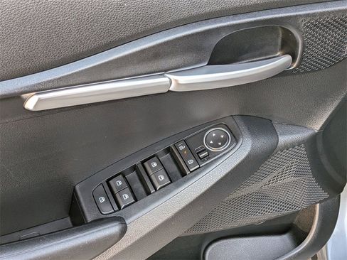 Used 2025 Kia Seltos LX image 11