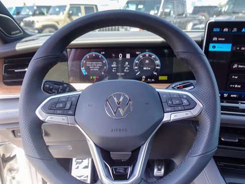 New 2026 Volkswagen Tiguan SEL R-Line AWD/4WD image 12