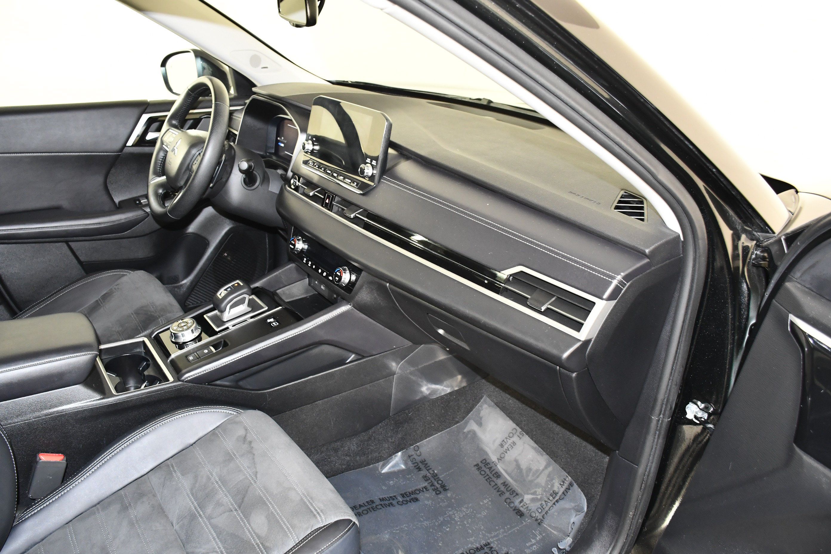 Used 2025 Mitsubishi Outlander SE AWD/4WD image 41