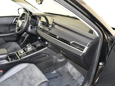 Used 2025 Mitsubishi Outlander SE AWD/4WD image 41