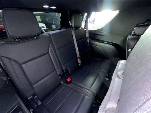 Used 2021 Chevrolet Tahoe Z71 w/ Luxury Package AWD/4WD image 36