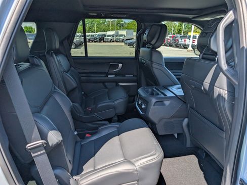 New 2026 Ford Expedition Platinum w/ Stealth Appearance Package AWD/4WD image 8