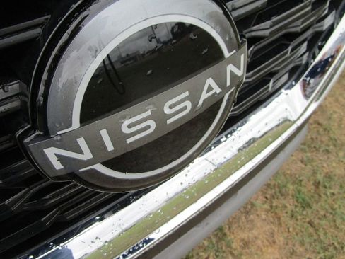 Used 2023 Nissan Rogue SV image 22