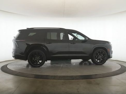 Used 2024 Chevrolet Traverse RS w/ LPO, Floor Liner Package image 6