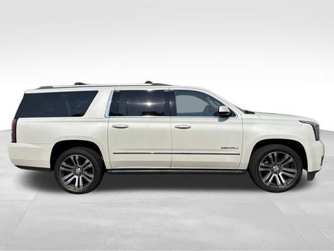 Used 2018 GMC Yukon XL Denali w/ Denali Ultimate Package AWD/4WD image 6