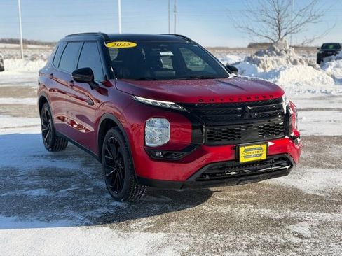 Used 2025 Mitsubishi Outlander SEL image 3