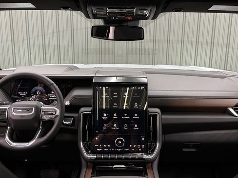 Used 2026 GMC Yukon Denali w/ Sun & Power Step Package AWD/4WD image 34