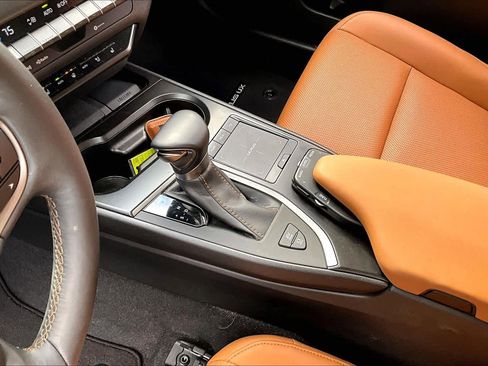 Used 2021 Lexus UX 250h image 17