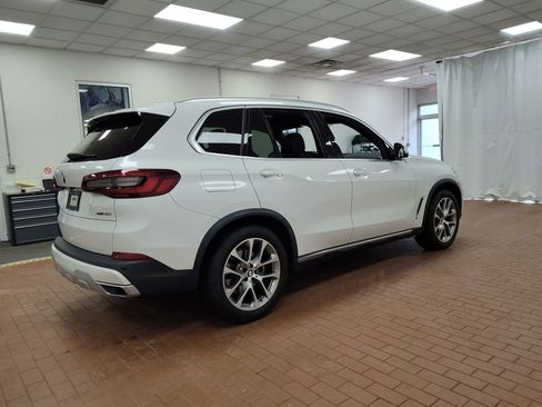 Used 2021 BMW X5 xDrive40i w/ Premium Package 2 image 8