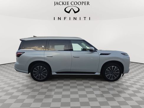 Used 2025 INFINITI QX80 Sensory AWD/4WD image 4