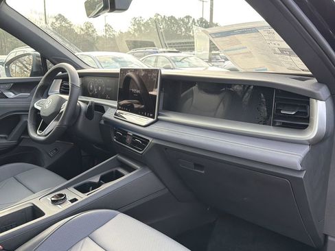 New 2026 Volkswagen Tiguan SE R-Line FWD image 21