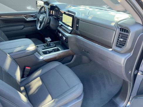 Used 2024 GMC Sierra 1500 Elevation image 31
