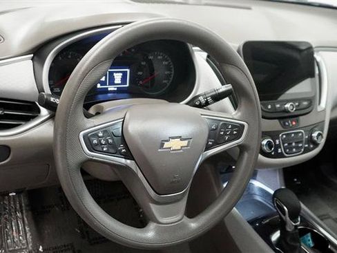 Used 2023 Chevrolet Malibu LT image 11