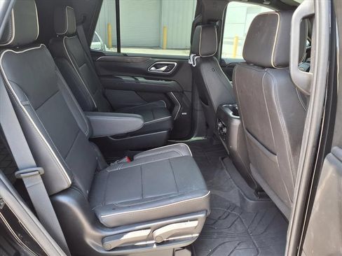 Used 2024 Chevrolet Tahoe Premier RWD image 11