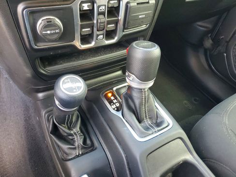 Used 2022 Jeep Gladiator Overland w/ Trailer Tow Package image 24