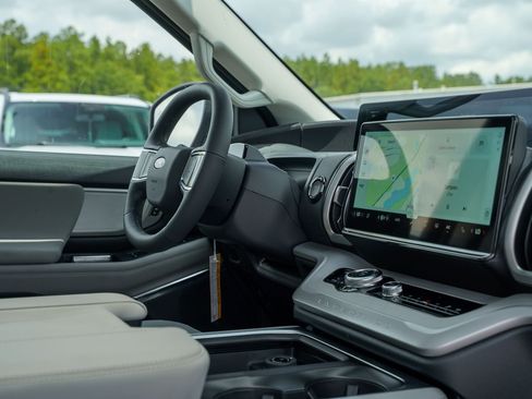 New 2027 Ford Expedition Active RWD image 10