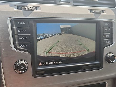 Used 2016 Volkswagen Golf SE FWD image 13