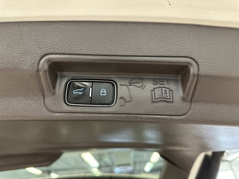 Used 2022 Ford Explorer Platinum w/ Equipment Group 601A image 33