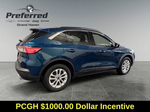 Used 2020 Ford Escape SE image 17