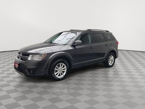 Used 2014 Dodge Journey SXT w/ Flexible Seating Group image 32