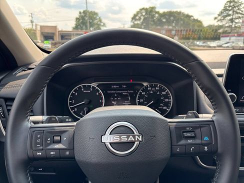 Used 2026 Nissan Rogue SV FWD image 35