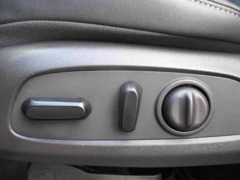 Used 2022 Buick Encore GX Preferred w/ Cold Weather Comfort Package FWD image 38